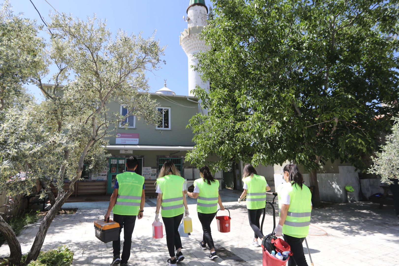 Muğla'da bayram öncesi cami temizliği