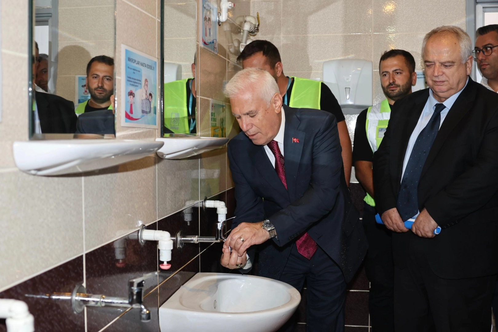 Bursa'da su tasarrufu okullardan başladı... Musluklar tasarruflu akacak!