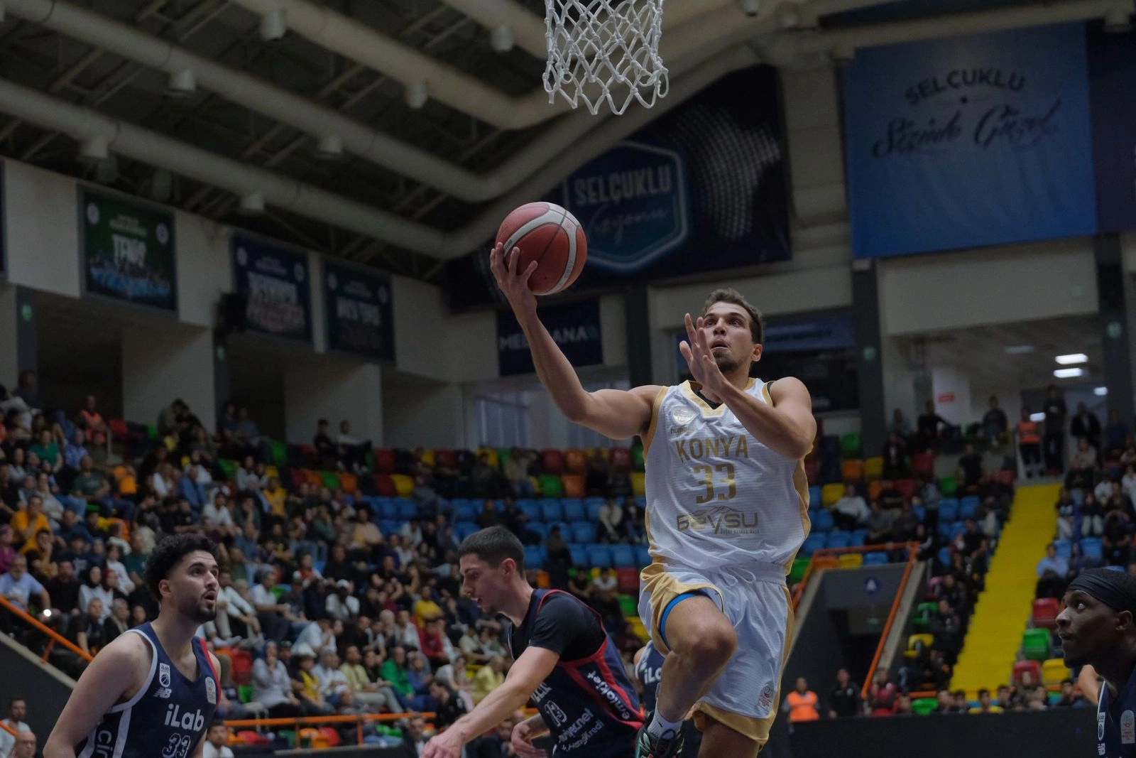 Konya pota ve filede yenilgi yüzü görmüyor