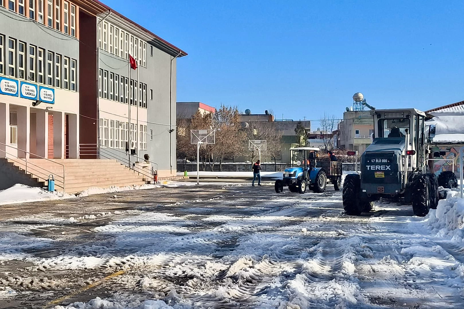Mardin Midyat'ta kar seferberliği