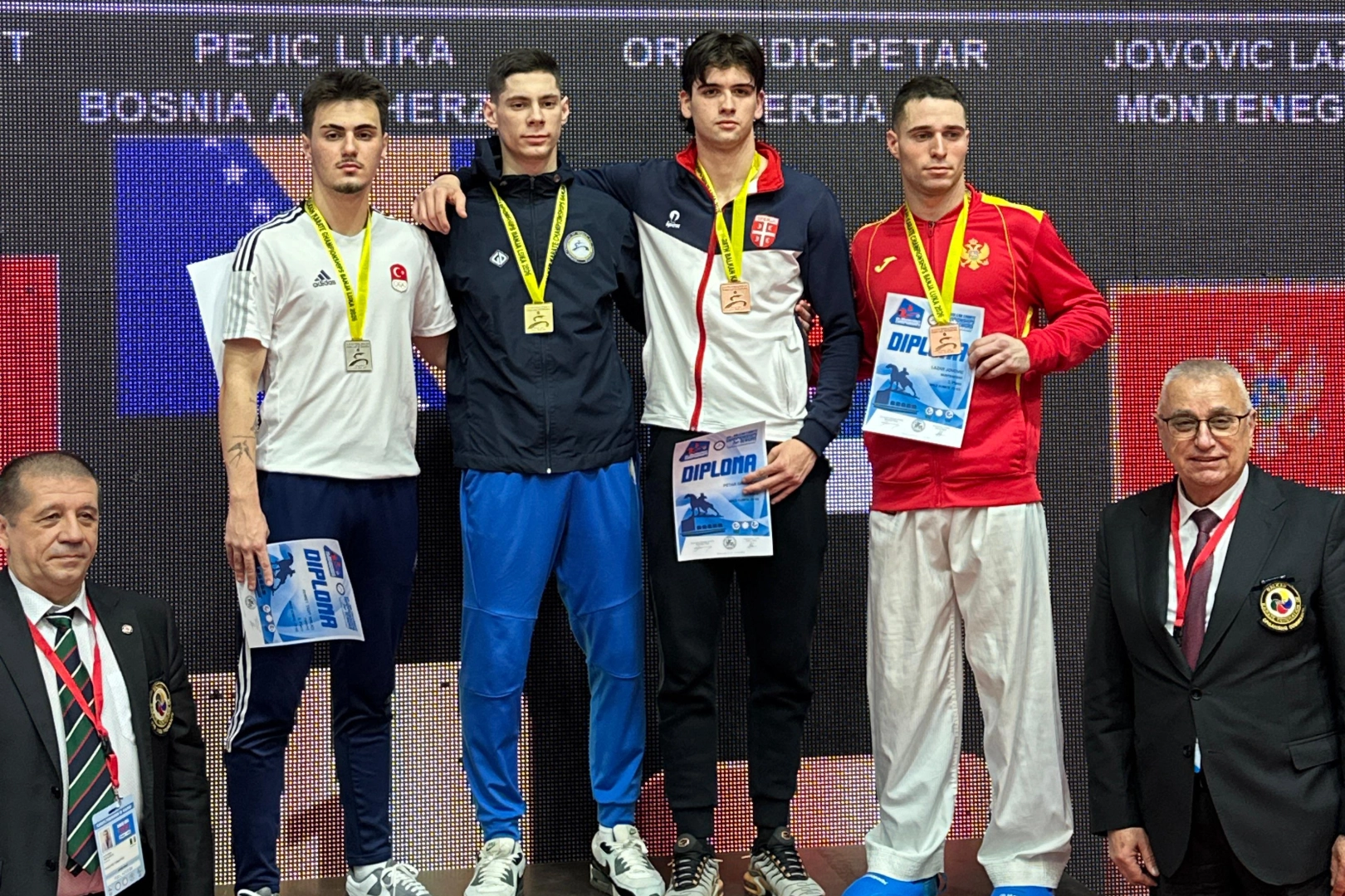 Kağıtspor, tüm branşlarda başarıya abone