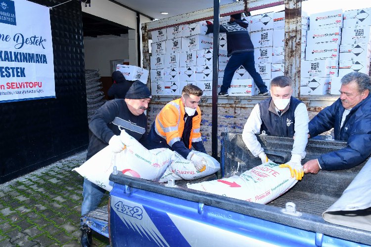 İzmir’in Karabağlar ilçesinde tonlarca gübre ve bordo bulamacının dağıtımına Kavacık’ta