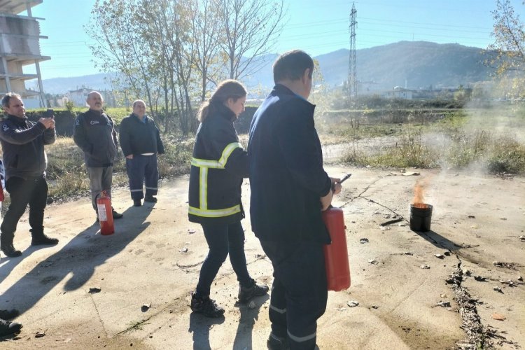 Kocaeli Büyükşehir Belediyesi İtfaiyesi, eğitim ve bilgilendirme faaliyetlerine Başiskele’de bulunan