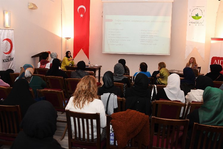 Osmangazi Belediyesi düzenlediği sağlık okuryazarlığı eğitimleriyle vatandaşları hastanede en doğru