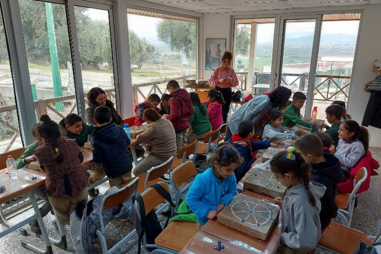 Torbalı’daki Metropolis Antik Kenti’nde araştırmaları ve kazı çalışmalarıyla tarihi mirası