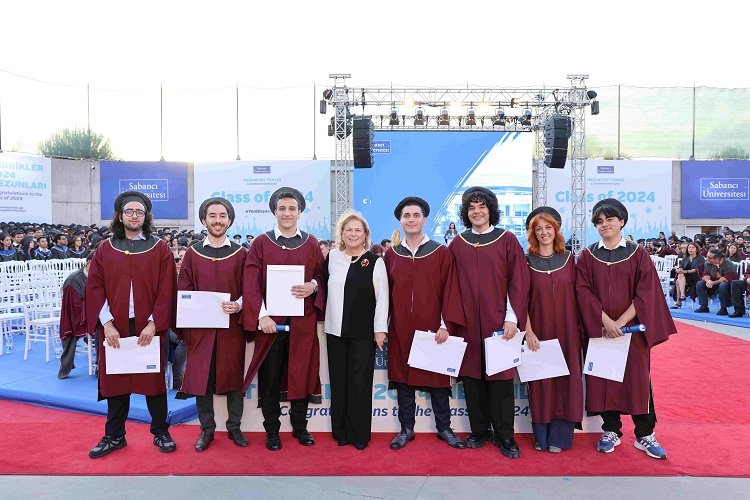 Sabancı Üniversitesi 22. dönem lisans ve 25. dönem lisansüstü mezuniyet