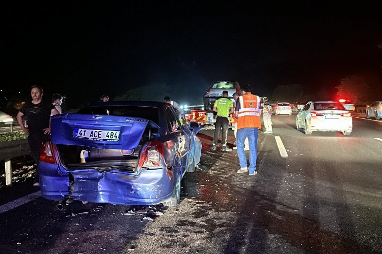 Anadolu Otoyolu Düzce kesimi Gümüşova rampası mevkisinde ikincisi hafif ticari