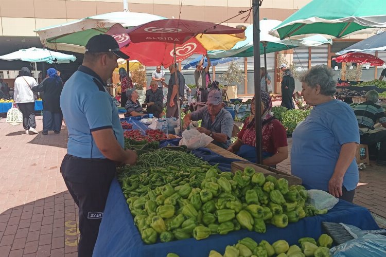 Edirne’nin Keşan ilçesindeki semt pazarında Keşan Belediyesi’ne bağlı zabıta ekipleri