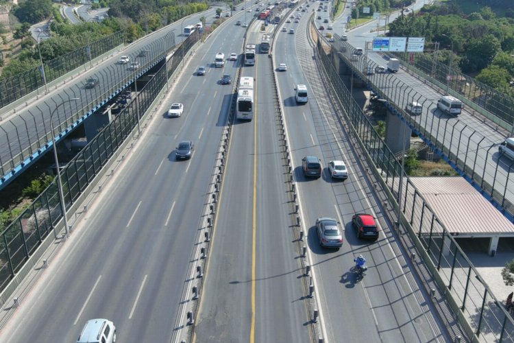 İBB, Haliç Köprüsü metrobüs yolunda asfalt yenileme çalışması yapacak. 3