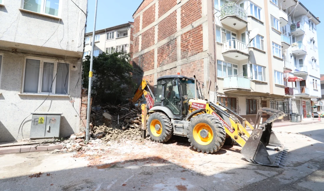 İnegöl Belediyesi, planlı ve sağlıklı yapılaşma amacıyla tehlike arz eden