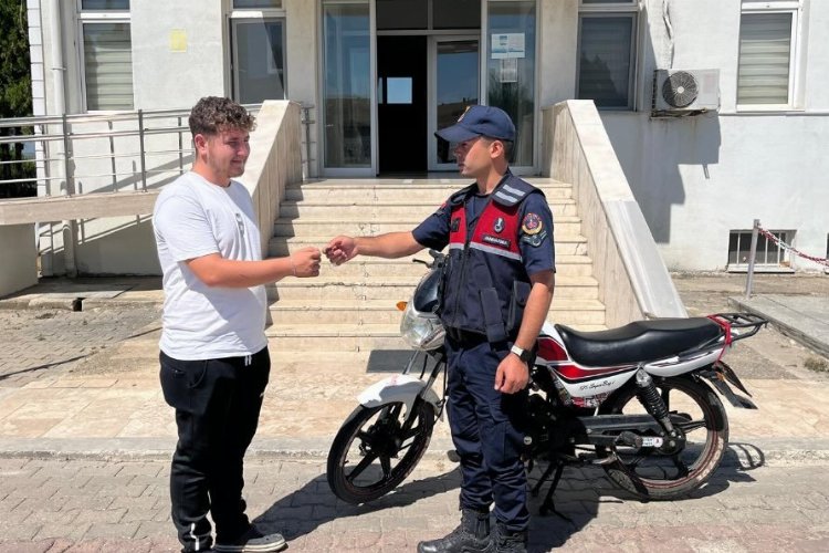 Edirne’nin İpsala ilçesinde çalınan motosiklet jandarmanın sıkı takibi sonucu yakalanarak