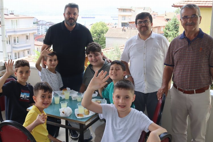 İzmit Belediyesi, yaz Kur’an Kurslarına başlayan çocukları ilk ders günlerde