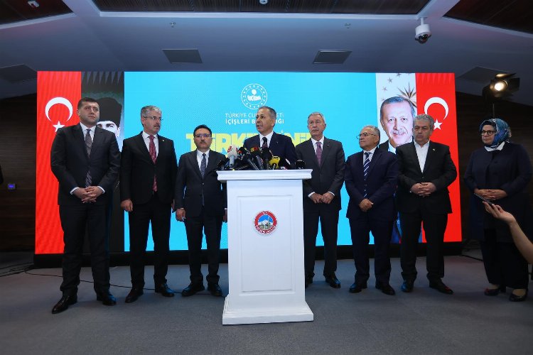 Kayseri Büyükşehir Belediye Başkanı Dr. Memduh Büyükkılıç, İçişleri Bakanı Ali