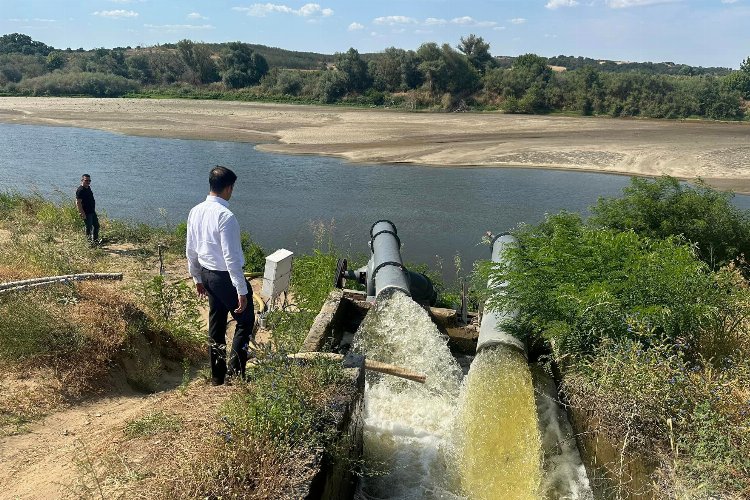 Edirne’de İpsala Kaymakamı Ömer Sevgili, Meriç Nehri’ne incelemelerde bulundu. Erdoğan