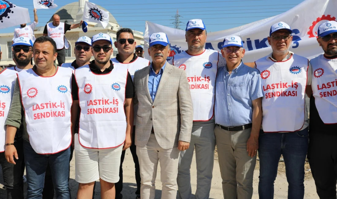 Bursa’nın Gemlik İlçesinde DİSK’e bağlı Lastik-İş Sendikası’na üye oldukları gerekçesiyle