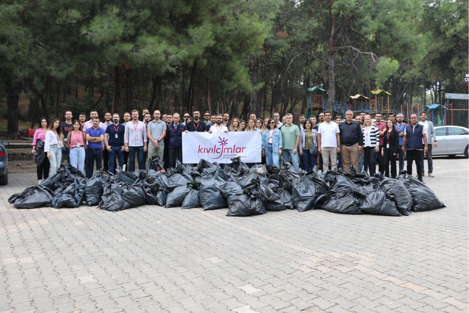 Manisa Büyükşehir Belediyesi ve Vestel gönüllülerinin katılımıyla çevre temizliği etkinliği