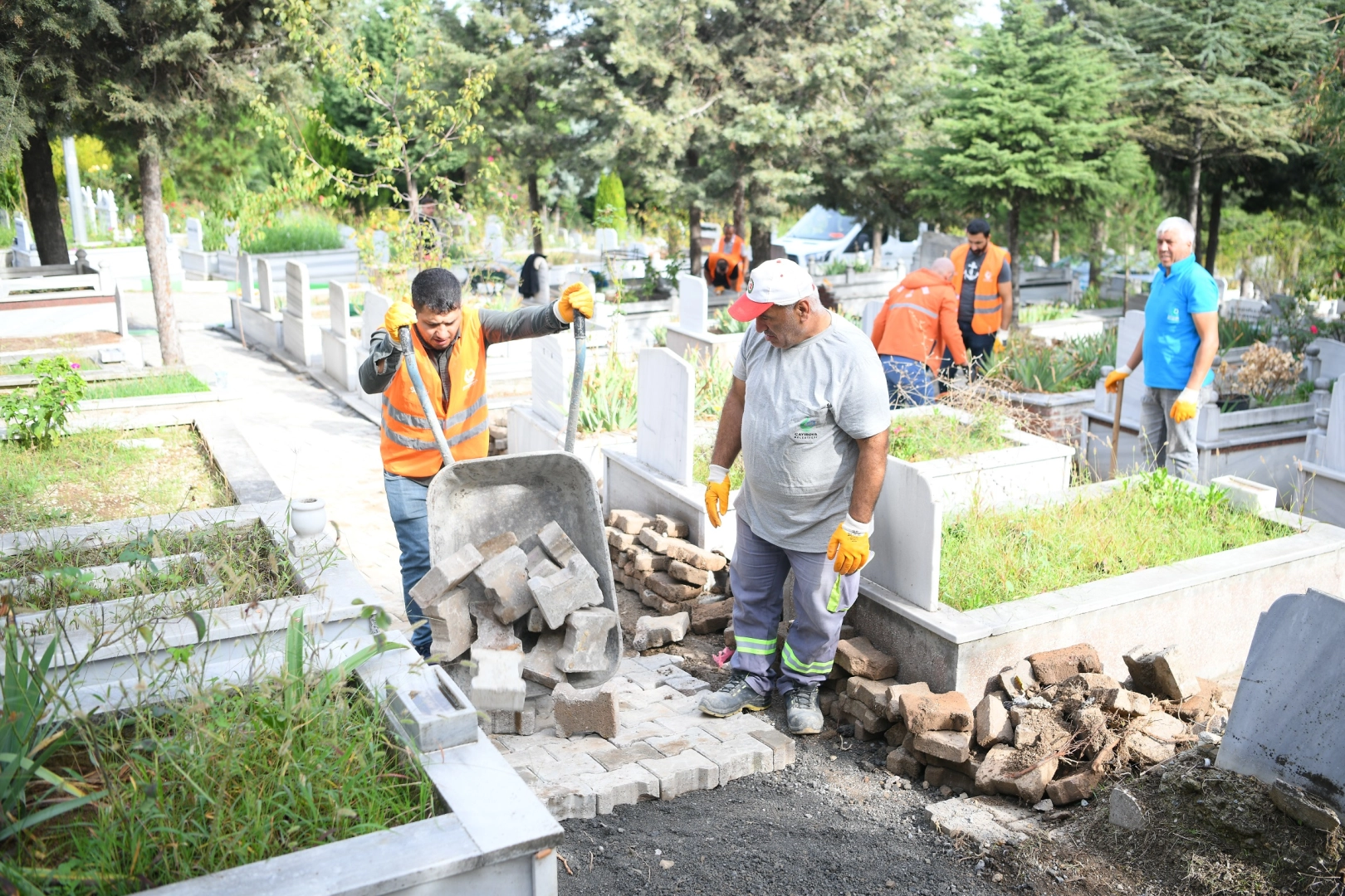 Çayırova Belediyesi Sosyal Yardım İşleri Müdürlüğü ile Fen İşleri Müdürlüğü’ne