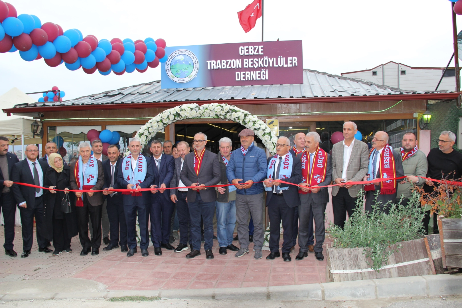 Gebze Beşköylüler Derneği, Tatlıkuyu Mahallesi 1312/3 Vadi Seyir Tepesi’nde yeni