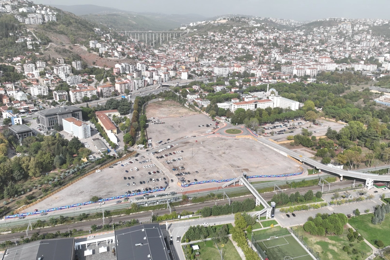 Kocaeli’yi ulaşımda bir üst seviyeye çıkaracak Kuzey Metro Hattı’nda şantiye