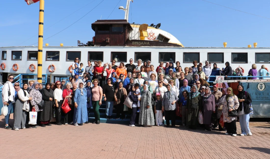 Manisa Büyükşehir Belediyesi tarafından tarihi Bergama Vapuru ile düzenlenen ‘Körfez