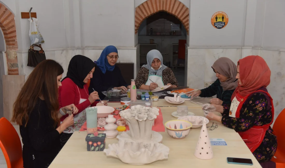  Bilişim teknolojilerinden el sanatlarına, giyim üretim teknolojilerinden sanat ve tasarım