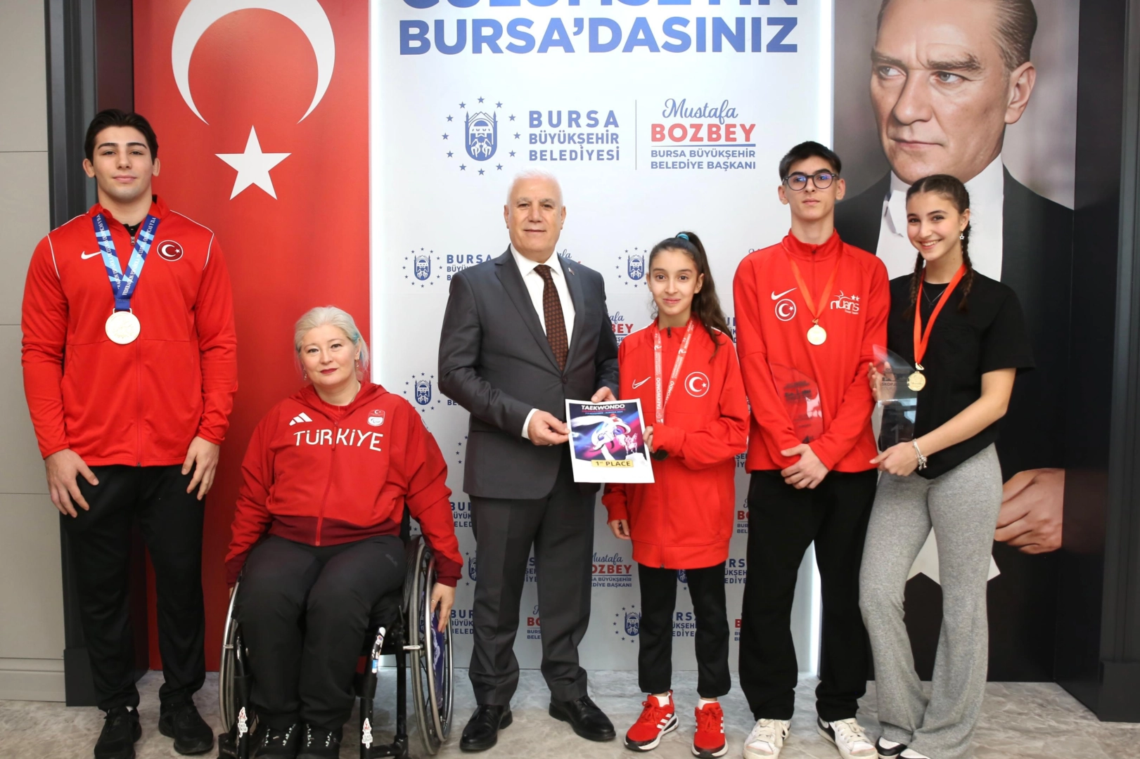 Bursa Büyükşehir Belediye Başkanı Mustafa Bozbey, Bursa Büyükşehir Belediyespor’un milli