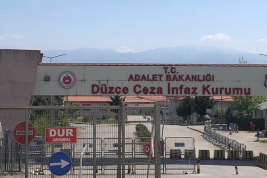 Düzce’de cezaevinden tedavi olmak üzere Ağız ve Diş Hastanesi’ne sevk