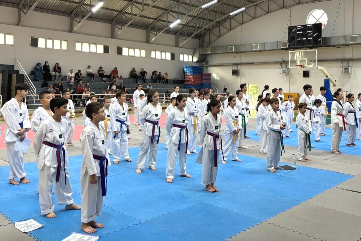 İzmir’de Bornova Belediyesi’nin spor okulları, geleceğin taekwondo yıldızlarını yetiştiriyor. Pınarbaşı