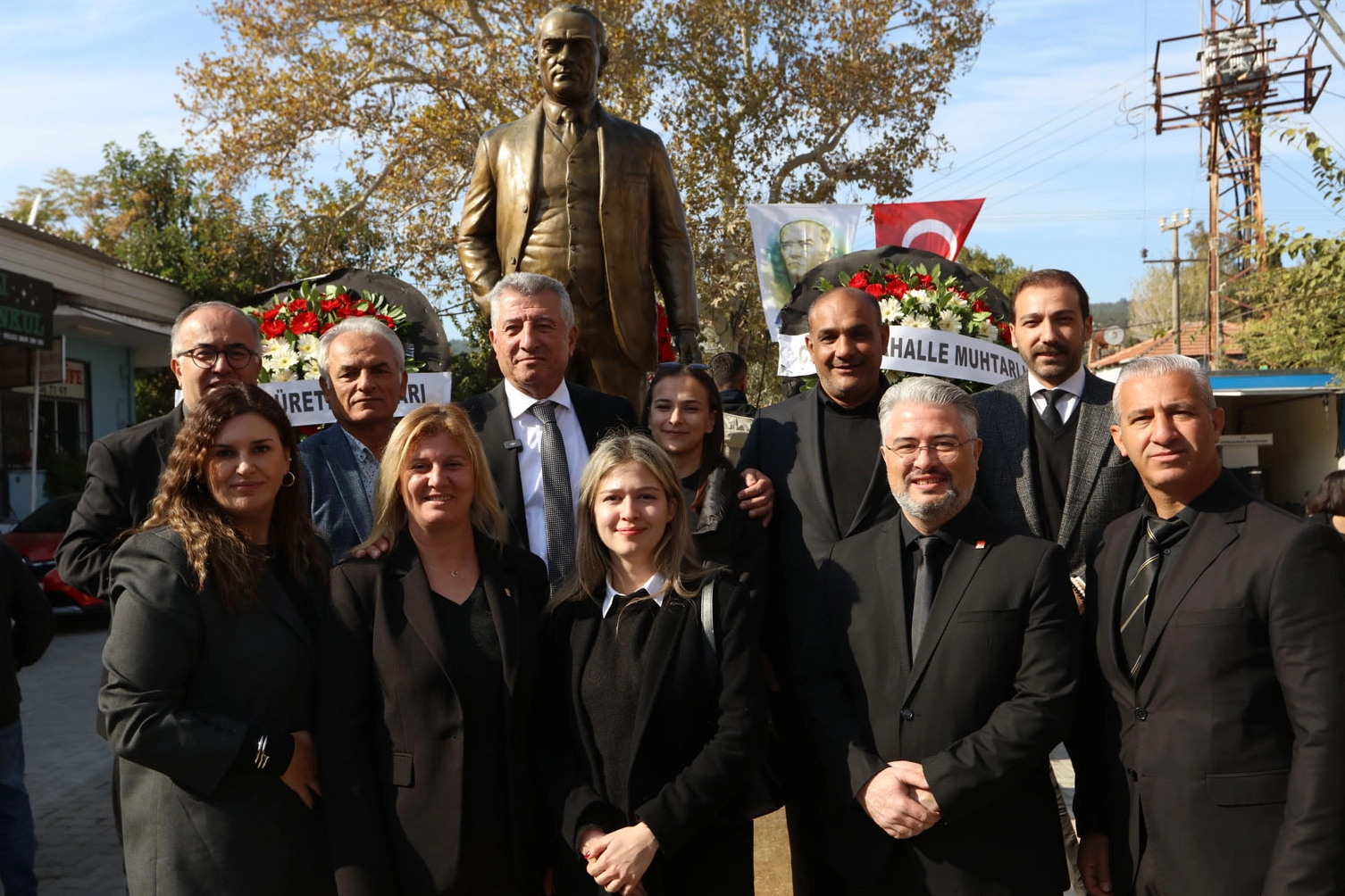 İzmir’de Güzelbahçe Belediyesi, 10 Kasım Atatürk’ü Anma gününde anlamlı bir