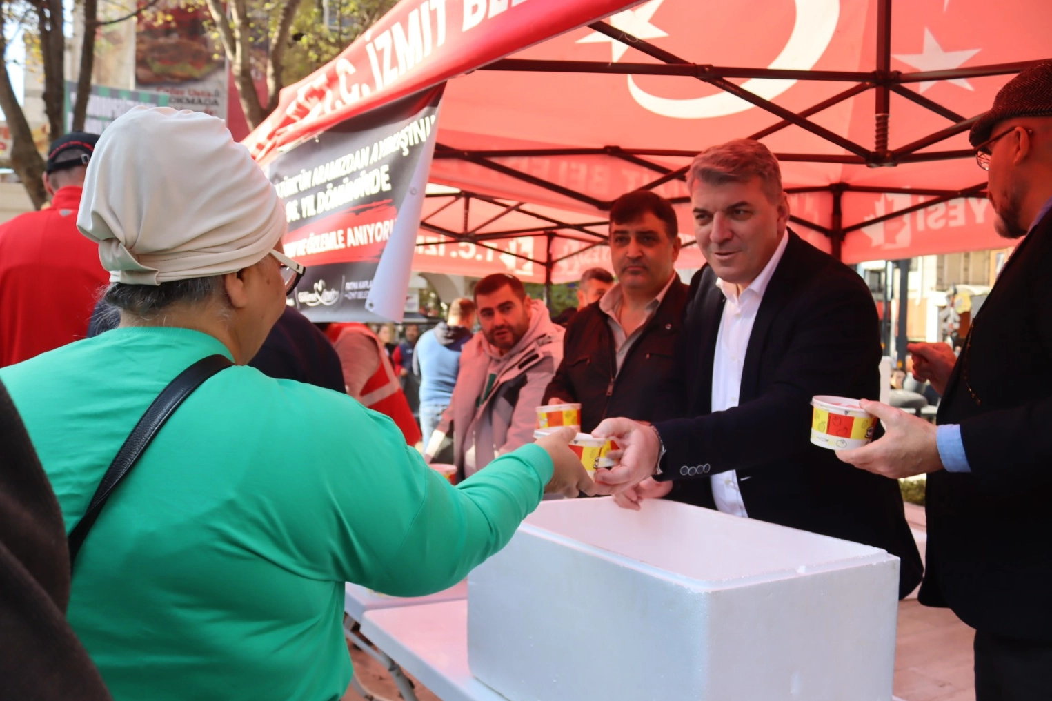 Kocaeli’de İzmit Belediyesi, 10 Kasım Atatürk’ü anma etkinlikleri kapsamında camilerde