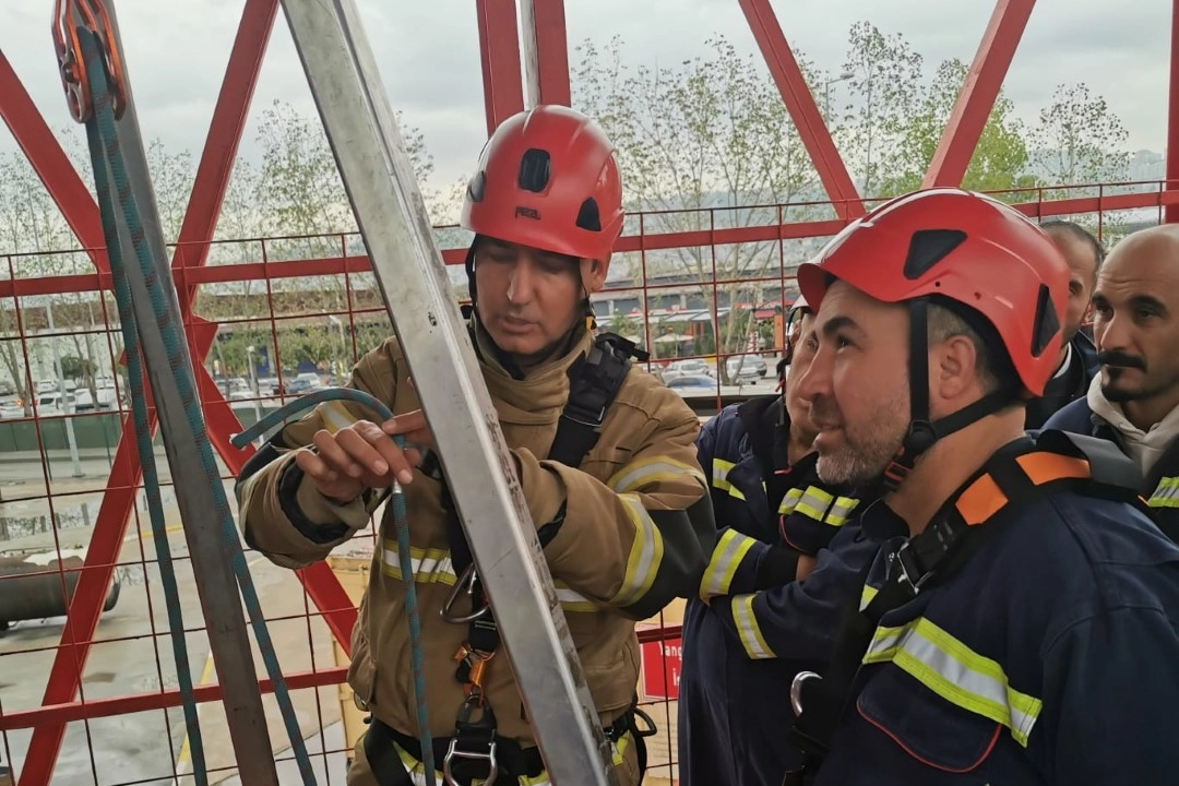 Kocaeli Büyükşehir Belediyesi İtfaiye Dairesi Başkanlığı, olası afet ve yangınlara