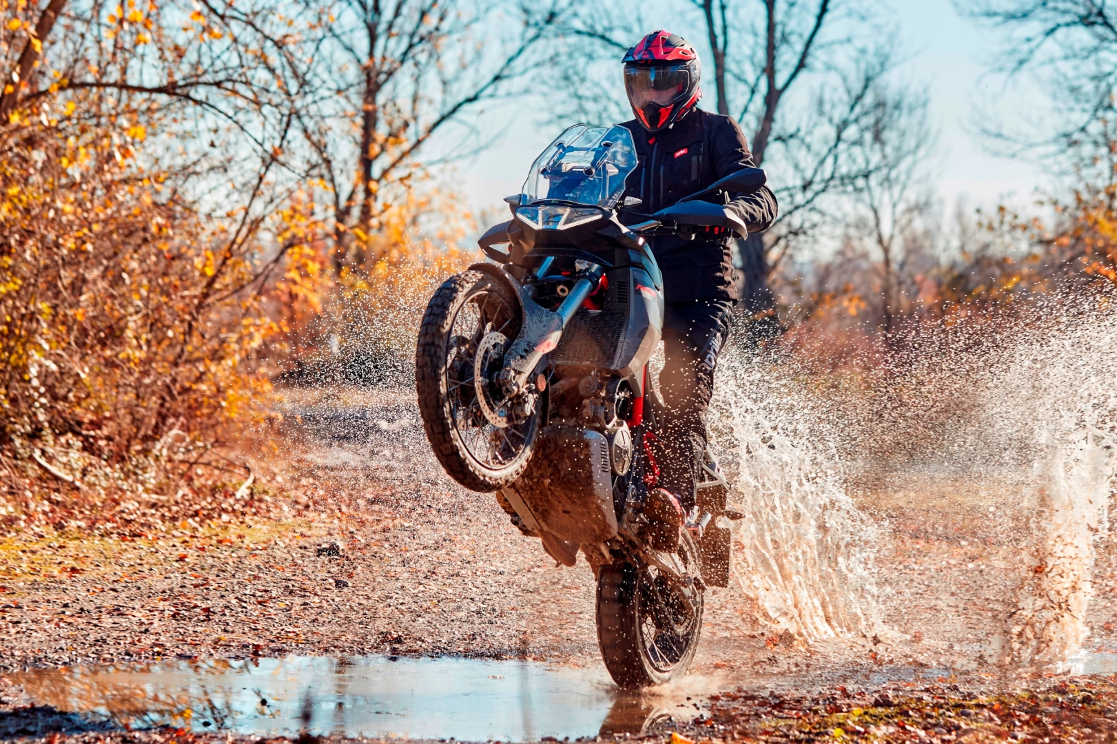 Türkiye’nin ilk “Adventure Motosiklet Yarışı” olan Sky Adventure Antalya Kemer’de