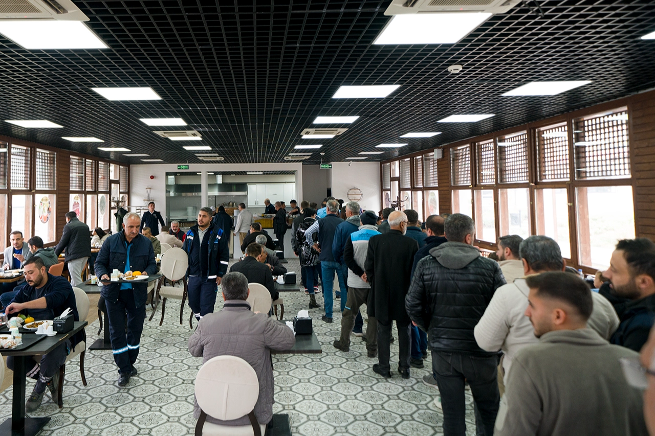 Malatya Büyükşehir BelediyesiMillet Bahçesinde vatandaşların hizmetine sunulan ‘Malatya Sofrası’ vatandaşlar