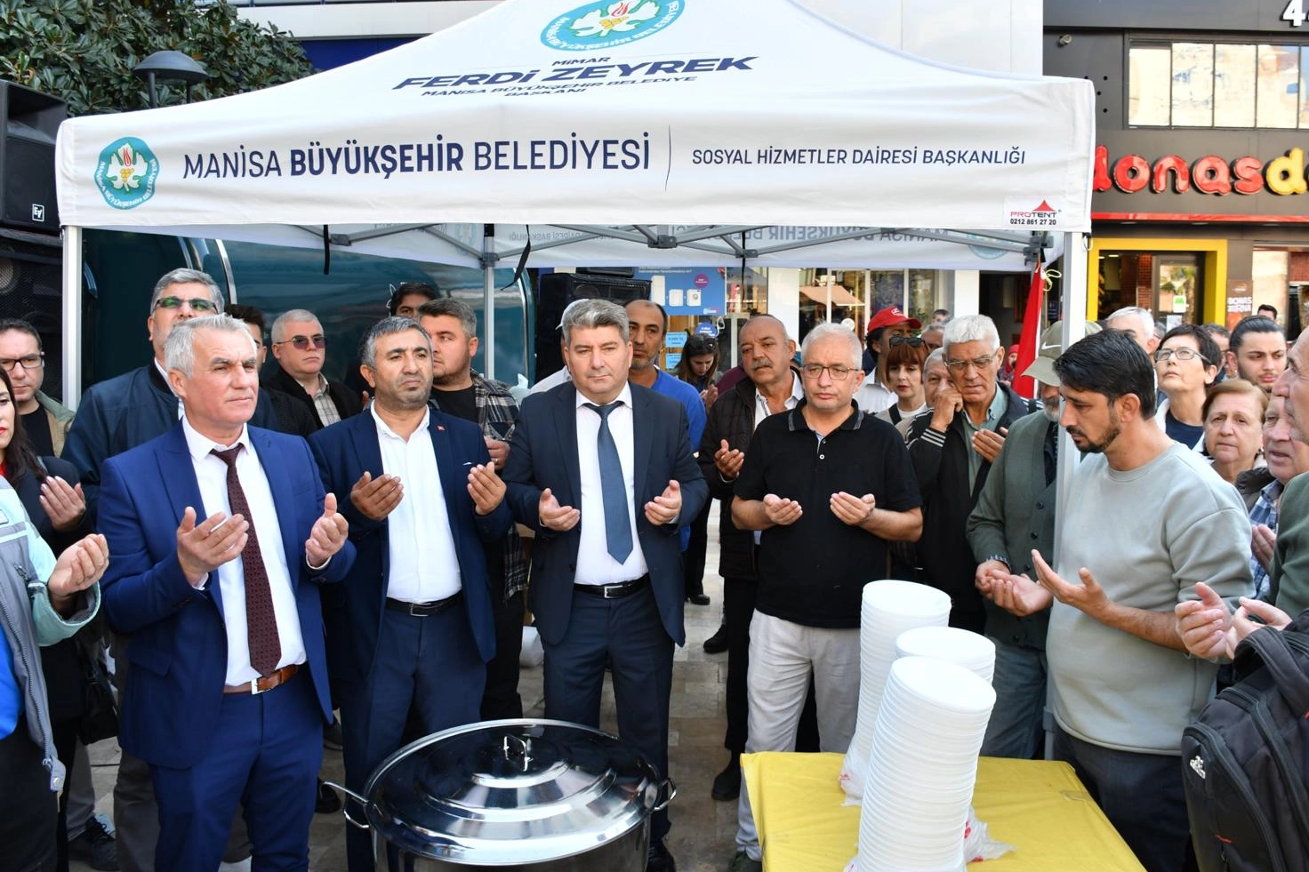 Manisa Büyükşehir Belediyesi’nin desteğiyle Manisa Gördesliler Derneği tarafından 15 Temmuz