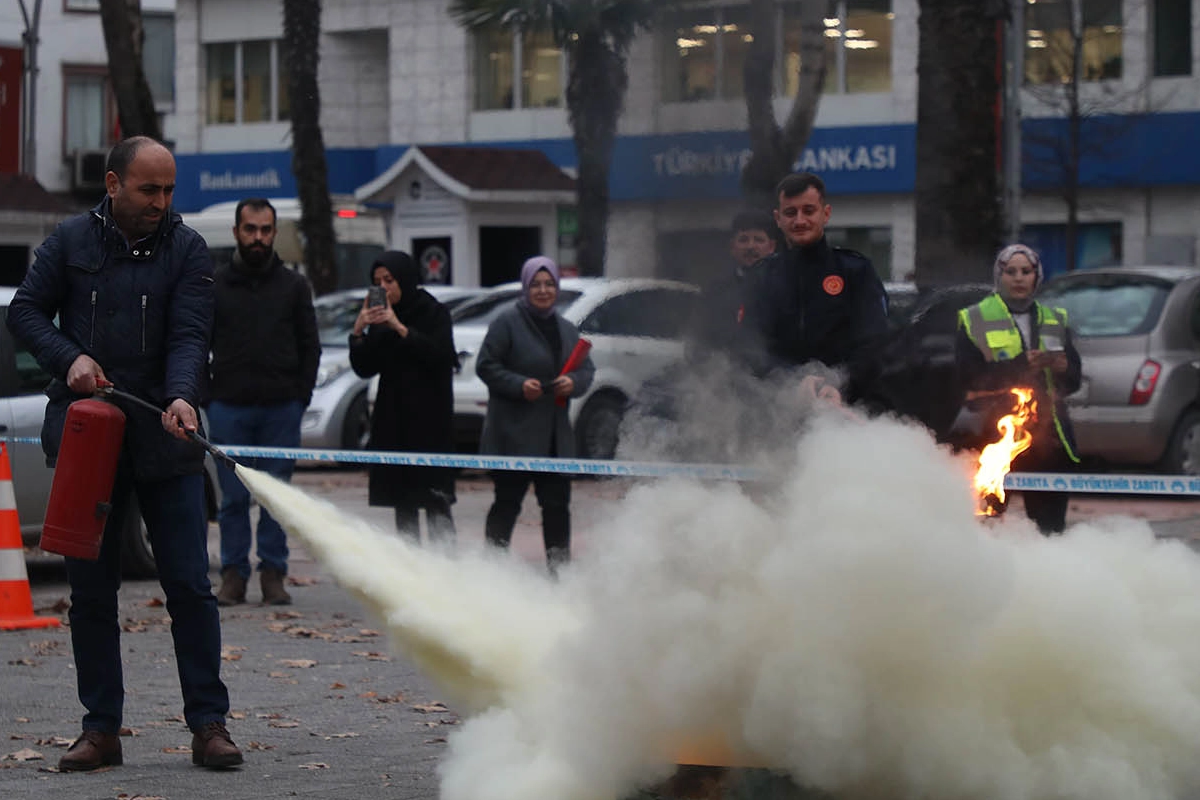 Sakarya Büyükşehir Belediyesi kadrolarına olası yangın ve afet durumlarında ateşe