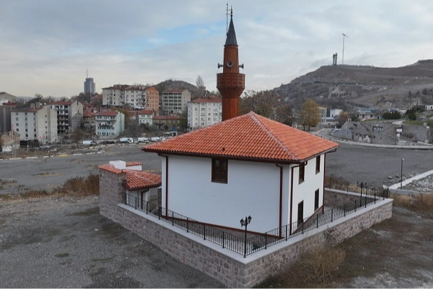 Hamidiye Camii, Ankara Büyükşehir Belediyesinin rekonstrüksiyon projesiyle yeniden hayat buldu.