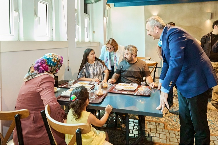 Gaziantep Büyükşehir Belediyesi’nin uygun fiyatlı ve kaliteli yemek hizmeti sunduğu