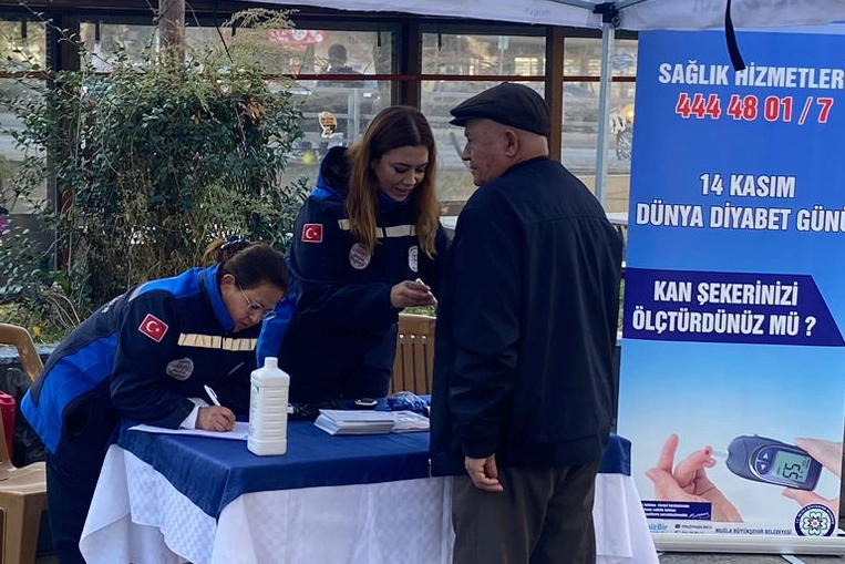 Muğla Büyükşehir Belediyesi, 13 ilçede ücretsiz gerçekleştirdiği kan şekeri ölçümleri