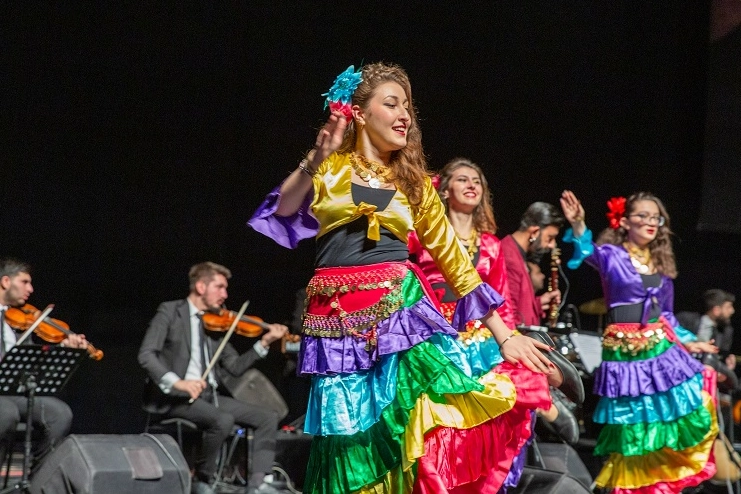 Bursa Büyükşehir Belediyesi Çalgıcı Mektebi Roman Orkestrası tarafından kuruluşunun 15.