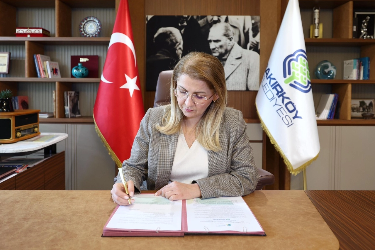 İstanbul Bakırköy Belediye Başkanı  Doç. Dr. Ayşegül Ovalıoğlu, küresel çapta