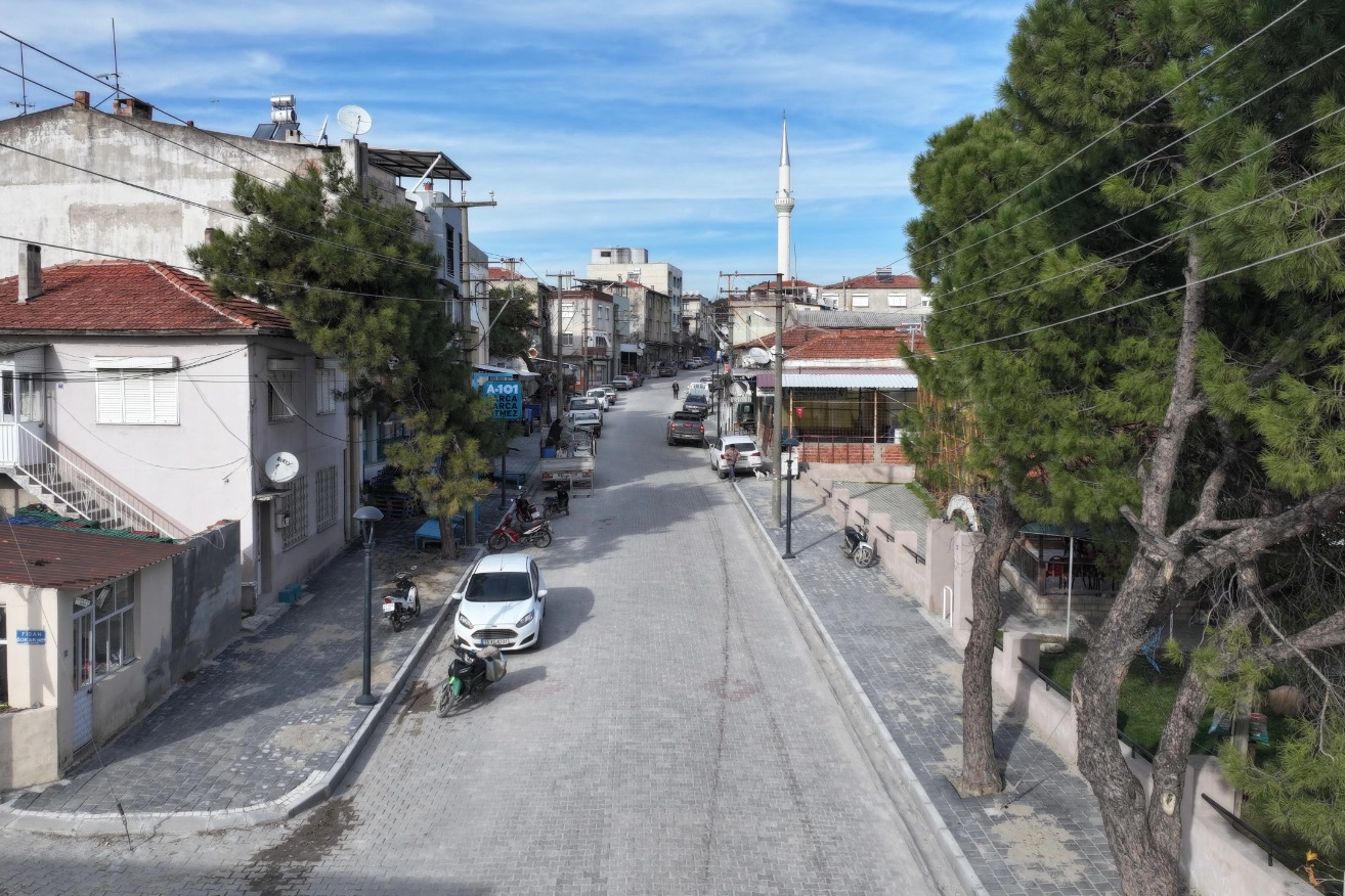 17 ilçede halkın ihtiyaçlarına yönelik çalışmalarını sürdüren Manisa Büyükşehir Belediyesi,